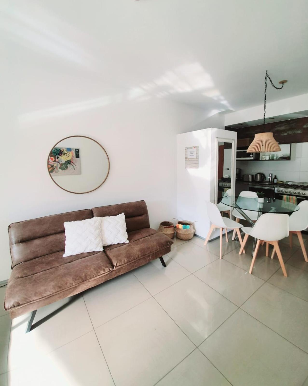 Monoambiente Super Amplio Y Comodo, Ideal Para Explorar La Ciudad บัวโนสไอเรส ภายนอก รูปภาพ