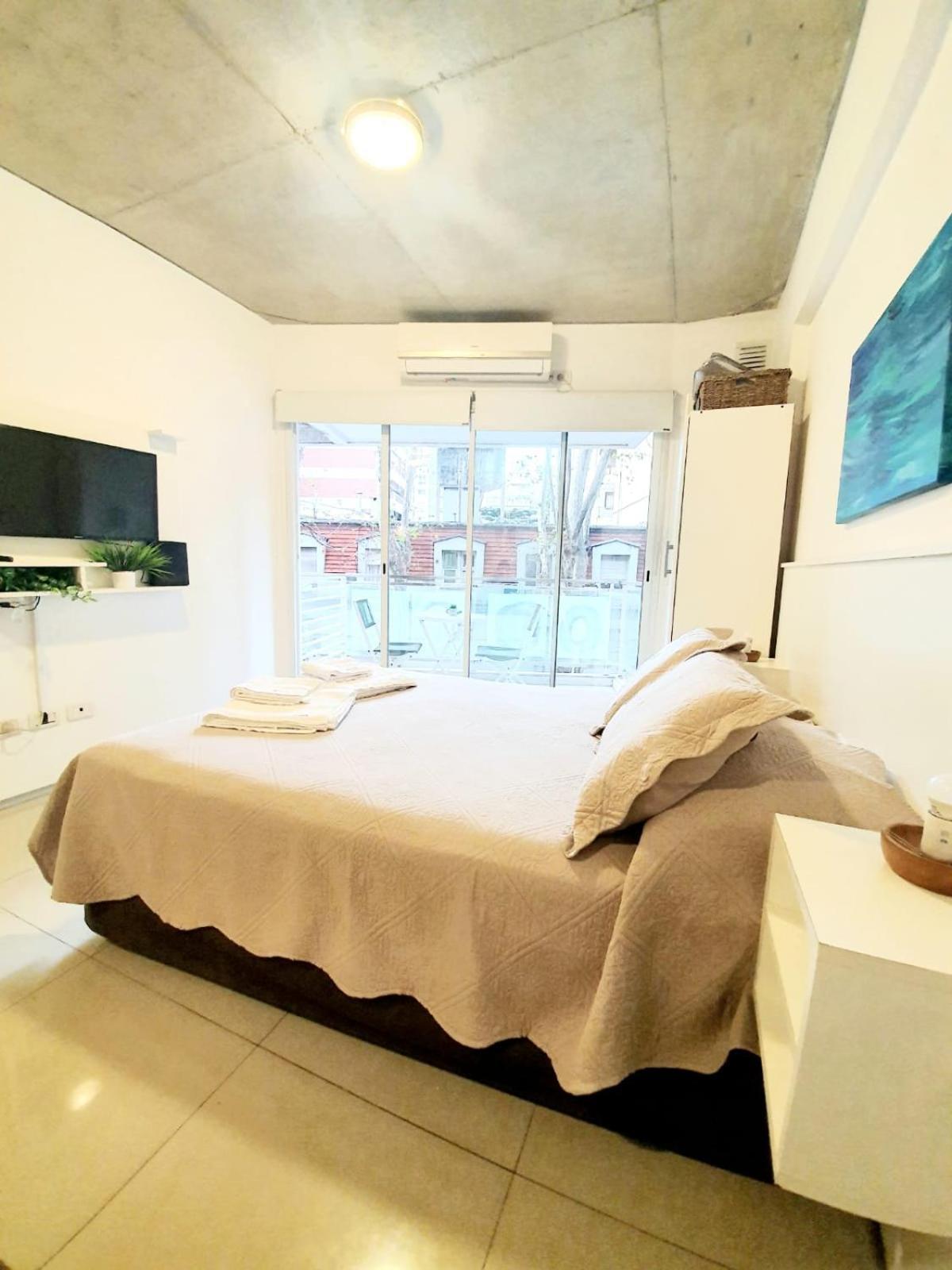 Monoambiente Super Amplio Y Comodo, Ideal Para Explorar La Ciudad บัวโนสไอเรส ภายนอก รูปภาพ